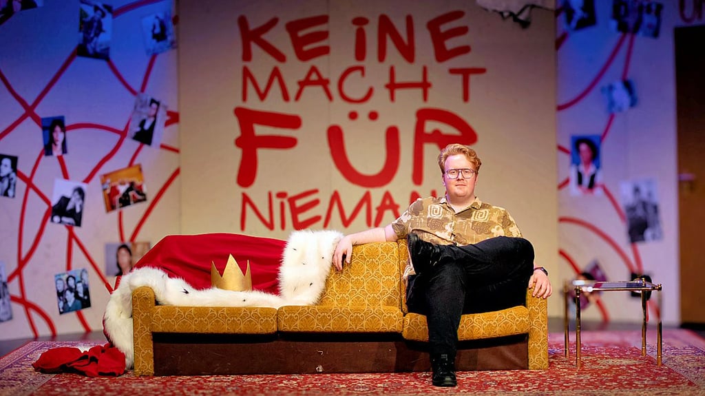 Logan Hartwig hat auch das Bühnenbild selbst entworfen.