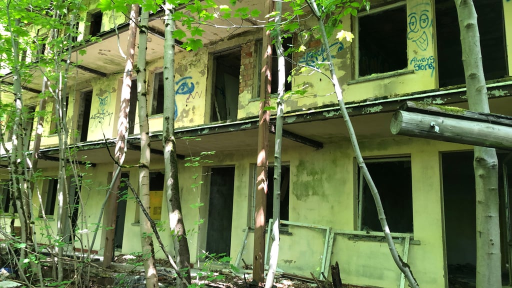 Die Gebäude des einstigen Ferienheimes auf der zu Gernrode gehörenden Viktorshöhe verfallen zusehends.