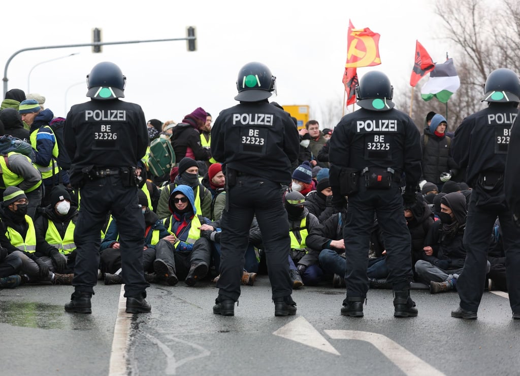 Rund 10.000 Menschen protestierten im Januar gegen den Parteitag der AfD in Riesa. (Archivbild)