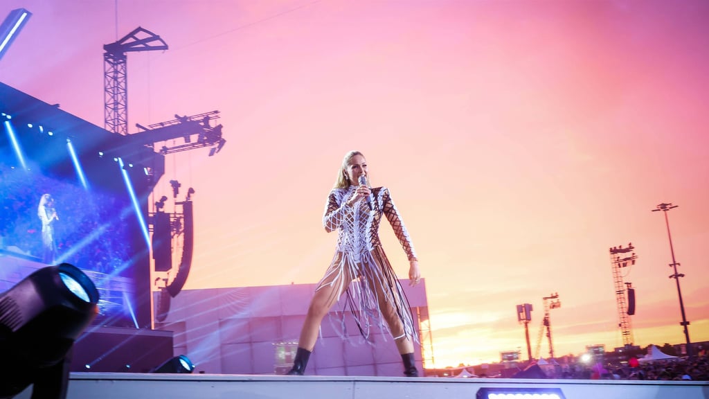 Helene Fischer plant einen für das nächste Jahr eine Tour - doch davor erwartet sie und ihre Familie noch ein persönliches Geschenk.