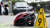 Schwerer Unfall auf dem Parkplatz des NP-Markts in Gommern: Ein Radfahrer kam ins Krankenhaus.