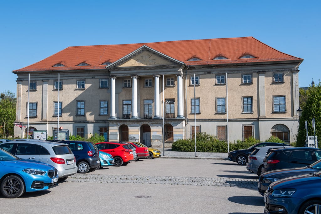Das Schützenhaus an der Naumburger Vogelwiese: Wird es tatsächlich bald saniert und zum Hotel und Sushi-Restaurant?