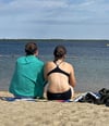 Der Sandabschnitt am Stadtstrand ist beliebt – und bewacht. 