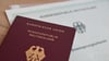 Die von der Ampel-Koalition für besonders gut integrierte Ausländer geschaffene Möglichkeit einer Einbürgerung schon nach drei Jahren hat in Sachsen-Anhalt nur wenigen Menschen schneller zum deutschen Pass verholfen. (Symbolbild)
