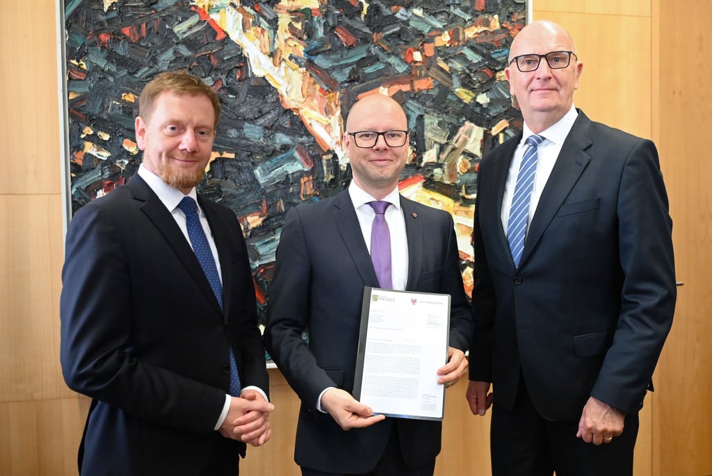 Die Ministerpräsidenten von Sachsen und Brandenburg, Michael Kretschmer (CDU) und Dietmar Woidke (SPD) setzen sich für die weitere Finanzierung der Stiftung für das sorbische Volk ein.