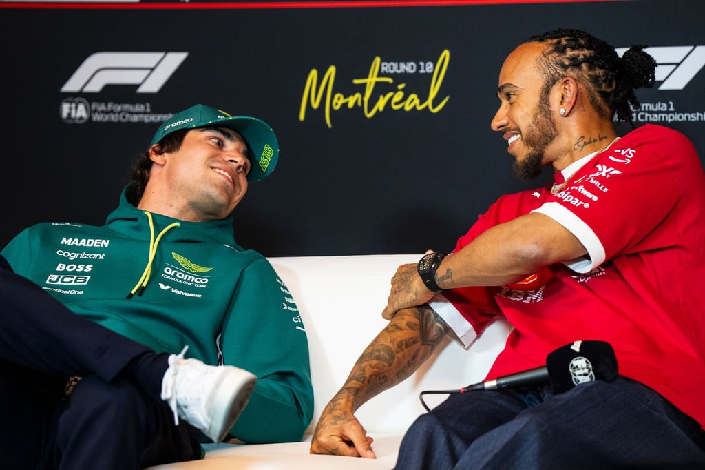 Hamilton (rechts) bei einer Medienrunde im Gespräch mit Lance Stroll.
