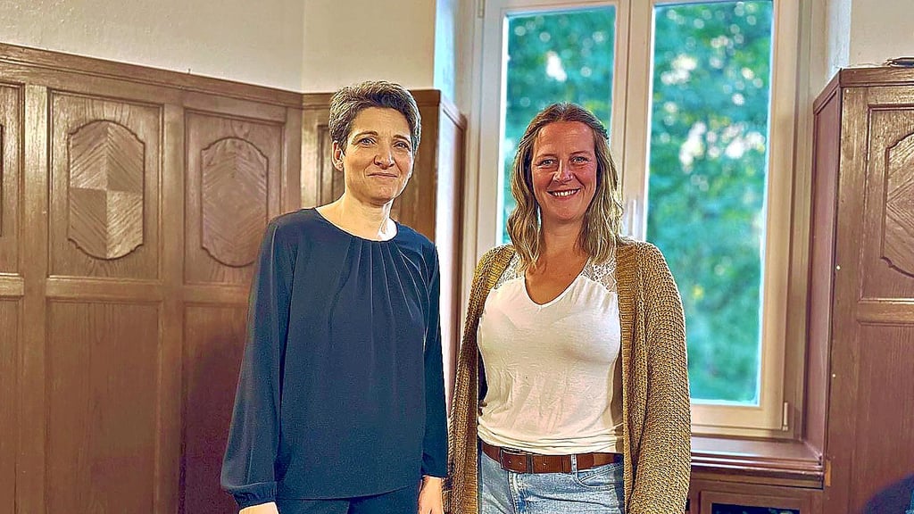 Julia Eichler, Ortsbürgermeisterin Mühlanger und ihre Stellvertreterin Dorothee Bäck-Prate (v.l.)