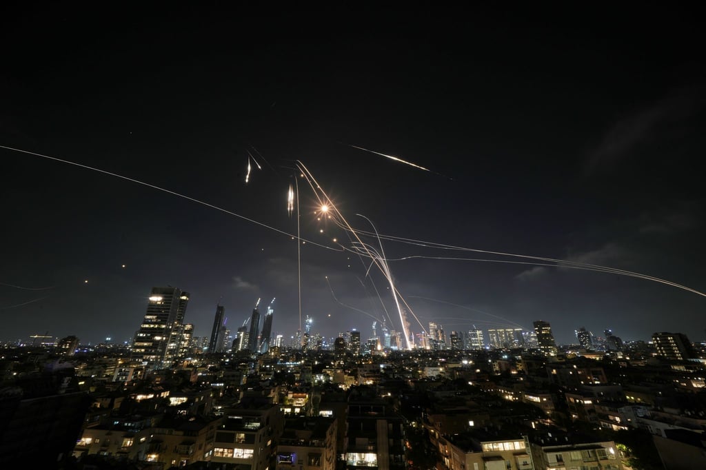 Iran hat mit einem Gegenangriff auf Israel begonnen.
