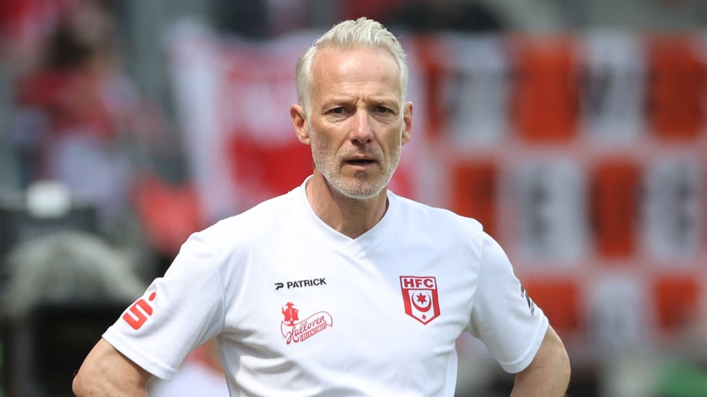 HFC-Trainer Mark Zimmermann muss um seinen Job bangen.
