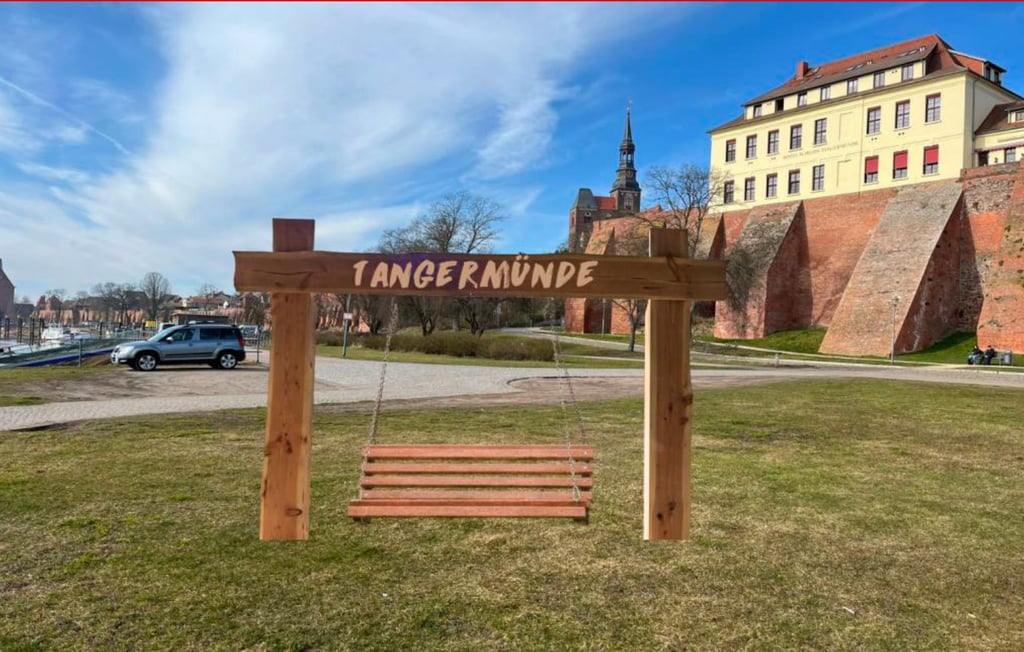 Diese Fotomontage zeigt, an welchem Ort eine Panoramaschaukel stehen und wie sie aussehen könnte.
