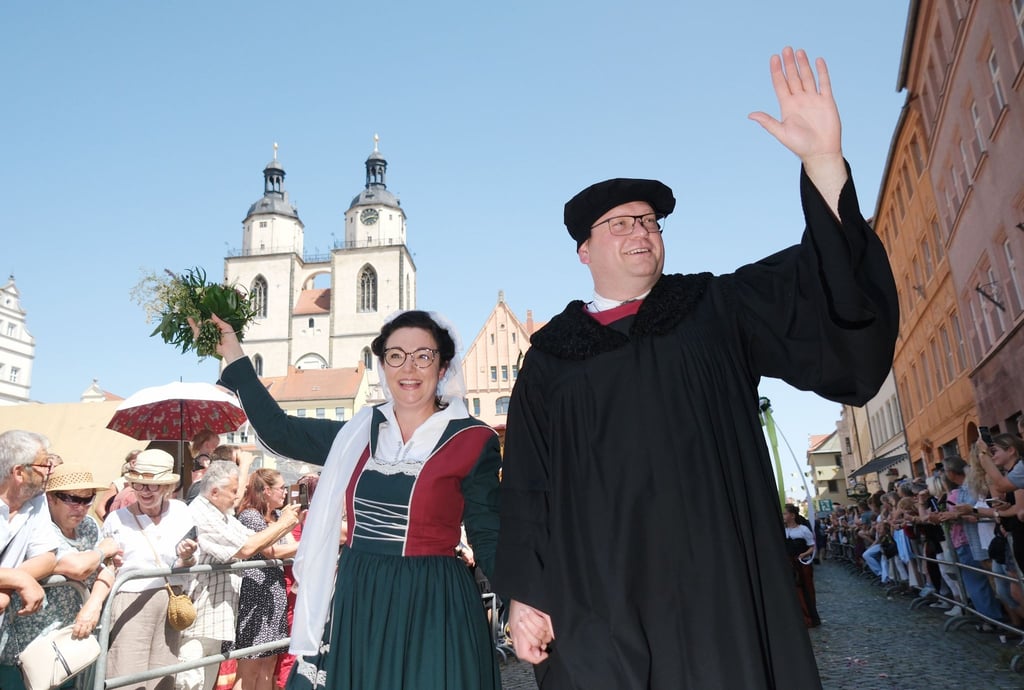 Besonders im Fokus: die Hochzeit von Luther und Katharina von Bora – nachgespielt vom Landrat
