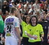 Hier bekommt SCM-Kapitän Christian O'Sullivan im Halbfinale des Final4 gegen Aalborg vor einem Jahr von Charlotte Bonaventura die Rote Karte  gezeigt. 