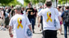 Mit gelber Schleife auf dem Veteranentag. Das Symbol erinnert an die Gefallenen und Verwundeten der Einsätze.