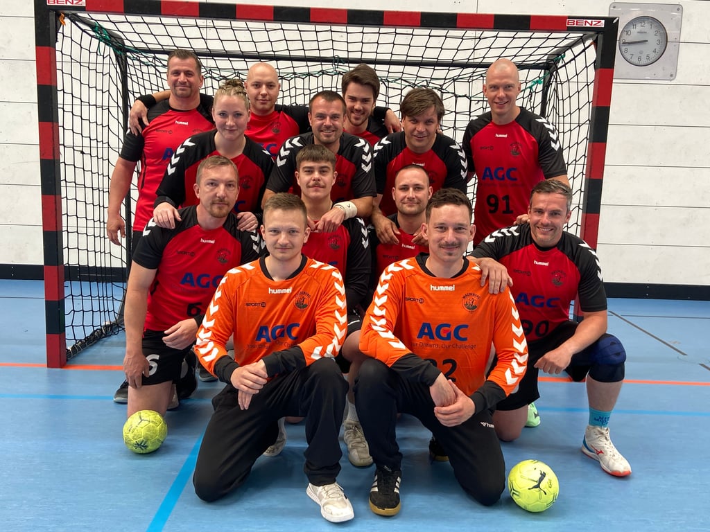 Die Feuerwehr Magdeburg war Gastgeber der 22. Deutschen Meisterschaft der Berufsfeuerwehren im Handball. Auch eine Mannschaft aus der Landeshauptstadt kämpfte um den Pokal.