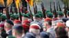 Wieviel Freiwillige können für die Bundeswehr gewonnen werden - und was, wenn das nicht reicht? Die Koalition diskutiert.