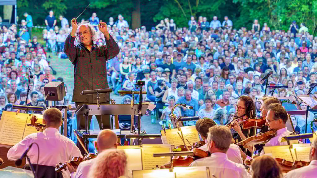 Händelfestspiele 2025: Das Konzert "Bridges to Classics" mit Dirigent Bernd Ruf in der Galgenbergschlucht.