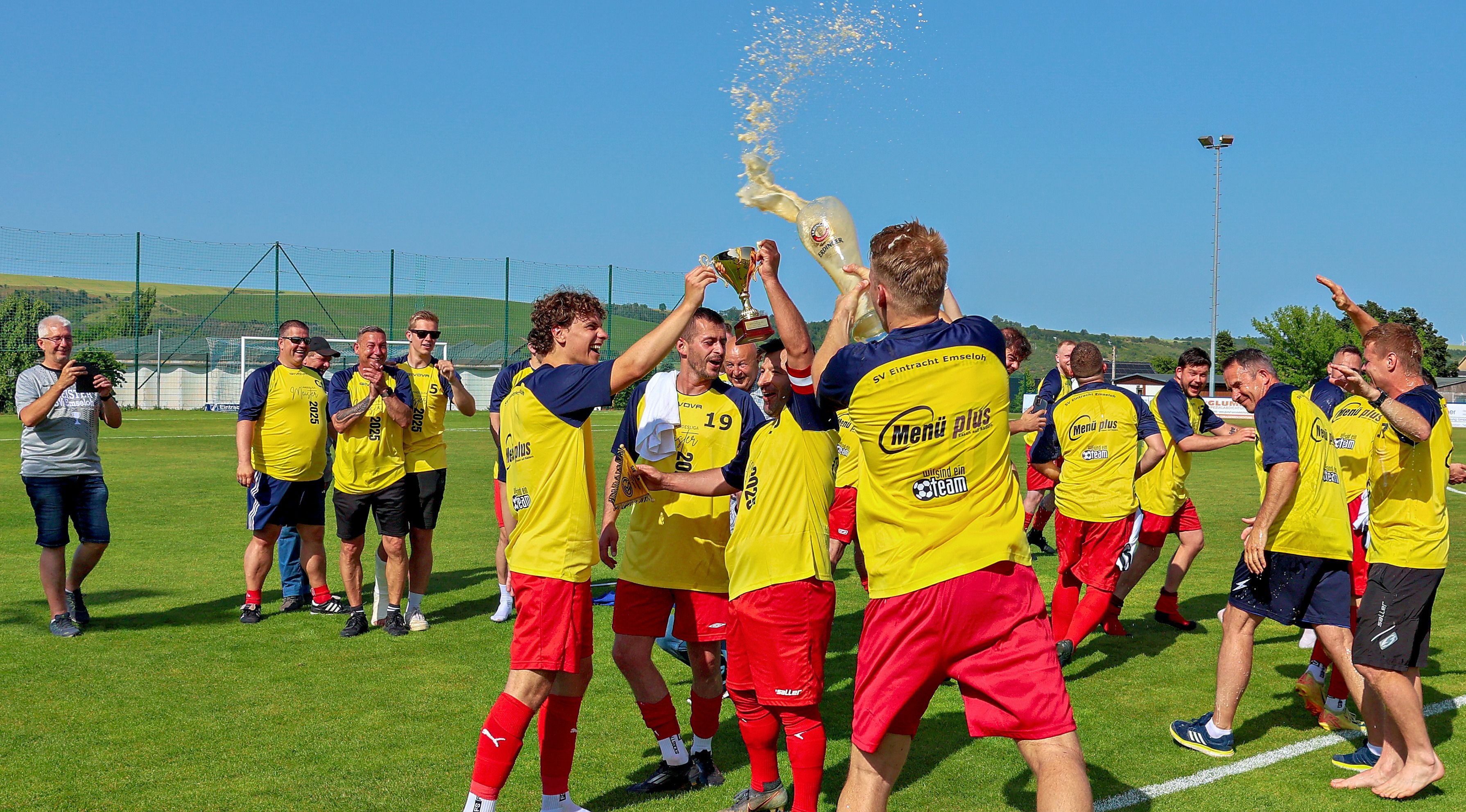Fußball Landesliga Süd: SV Eintracht Emseloh krönt sich zum Meister der Landesliga Süd und steigt in die Verbandsliga auf