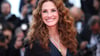 Mit „Pretty Woman“ wurde Julia Roberts vor 35 Jahren zum Weltstar. Die Lacher in dem Film sind sicher gesetzt, etwa wenn Roberts als Vivian beim Dinner die Schnecken „schlüpfrige kleine Scheißerchen“ nennt.(Archivbild)
