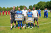 FC-RSK-Vizepräsident Daniel Keller (r.) sowie Trainer Ronny Sieber (v.l.) verabschieden  vor dem Spiel gegen Spergau Stefan Lehwald, Oskar Kutzner und Joao Carlos Dos Prazeres Pires.