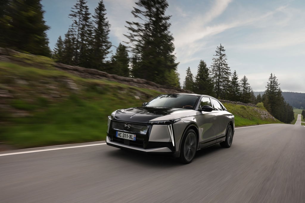 DS N°8 startet durch: Das neue Flaggschiff zielt auf die gehobene Mittelklasse und konkurriert mit Premium-Modellen.