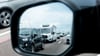 Warum rollt es links und bei mir nicht? Autofahrer sitzen im Stau oft einer getrübten Wahrnehmung auf.