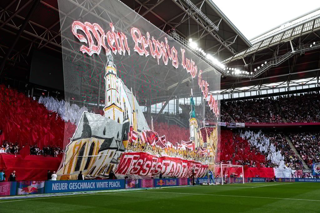 Choreo der RB-Fans über ihre Loyalität zur Stadt Leipzig