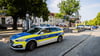 Die Polizei sucht weiterhin nach den teils vermummten Männern, die eine Kundgebung gegen rechts in Bad Freienwalde angegriffen haben.