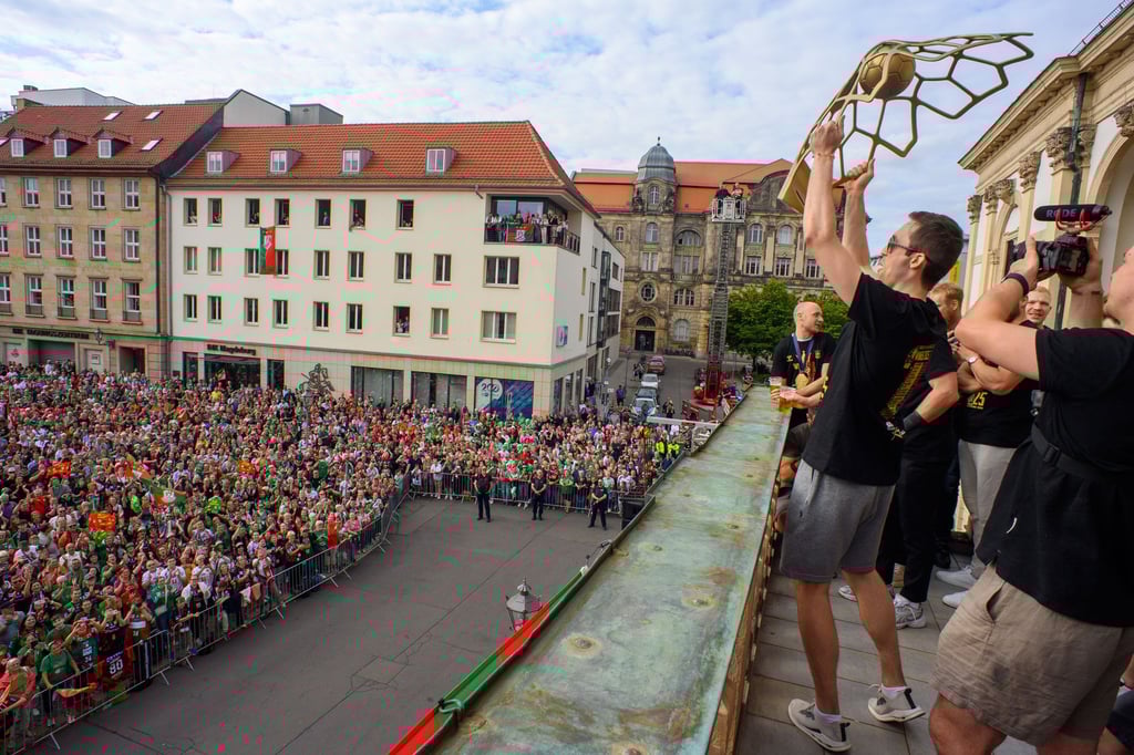 Der SCM feierte mit seinen Fans.