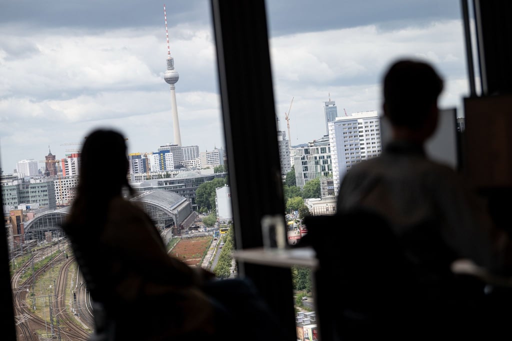 Der US-Konzern Amazon ist in den erst kürzlich eröffneten East Side Tower an der Warschauer Straße gezogen.