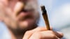 In einer Hausdurchsuchung findet die Polizei bei einem Sozialpädagogen aus Jessen Cannabis für rund 18.000 Joints.