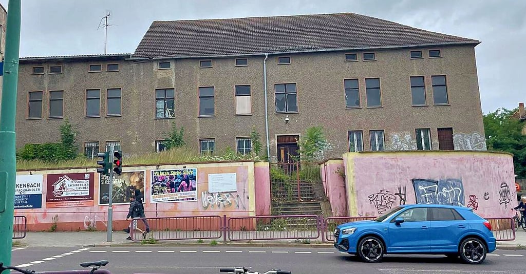 Gebäude, die eine Sanierungskur gebrauchen könnten, gibt es genügend in Schönebeck. So wie das ehemalige Kino in der Friedrichstraße.