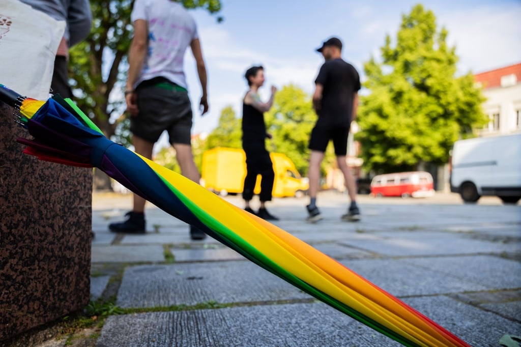 Am Sonntag wurde eine Kundgebung gegen rechts von Unbekannten angegriffen.