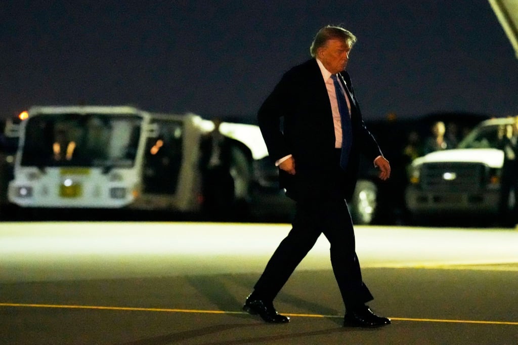 Donald Trump stößt seinen französischen Amtskollegen Macron mit einer Nachricht kurz nach der Abreise vom G7-Gipfel vor den Kopf.