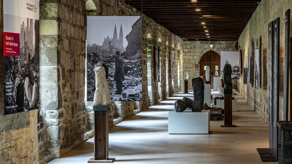 Dom und Domschatz Halberstadt gehören zum HarzCard-Team, also könnte man als Besitzer einer HarzCard die Ausstellung "Stunde 0 - nach dem Sturm"auch kostenlos besuchen.