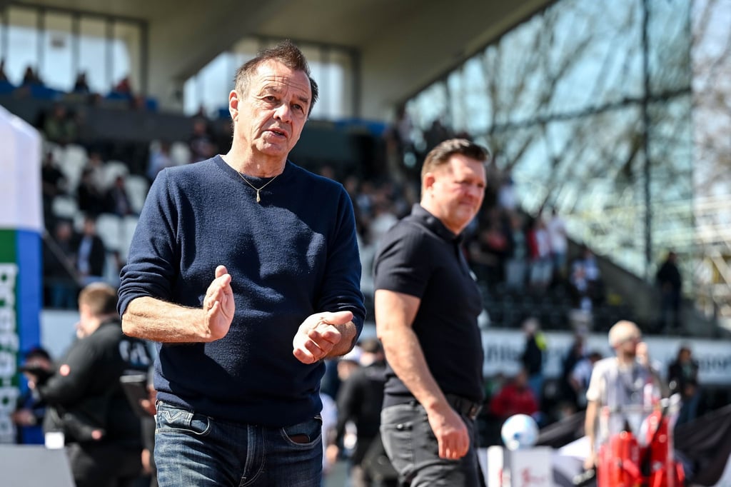 Magdeburg-Geschäftsführer Otmar Schork (l) hatte schnell einen Nachfolger für Trainer Christian Titz (r) gefunden.
