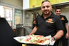 Mustafa Görür, der auch einen Gastronomiebetrieb in Gardelegen führt, in seinem neuen Bistro in Kalbe.