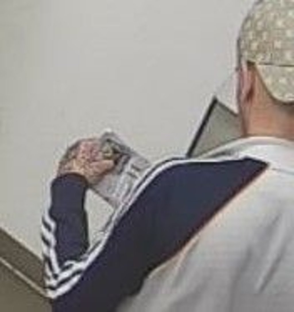 Auch Details könnten bei der Suche nach dem Mann helfen.