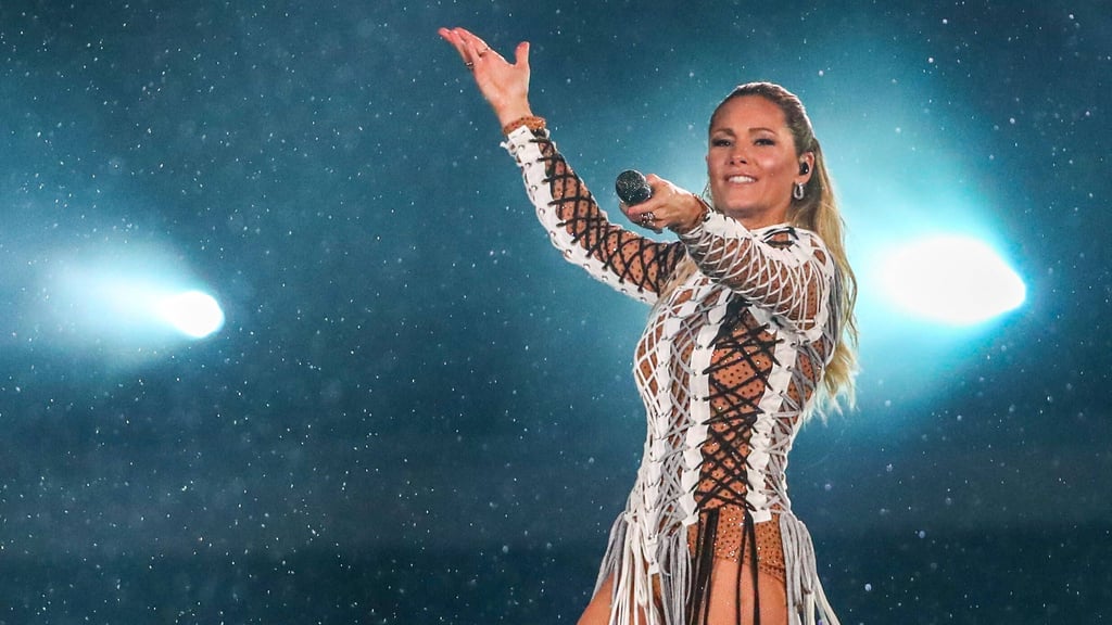 Helene Fischer plant einen für das nächste Jahr eine Tour - doch davor erwartet sie und ihre Familie noch ein persönliches Geschenk.