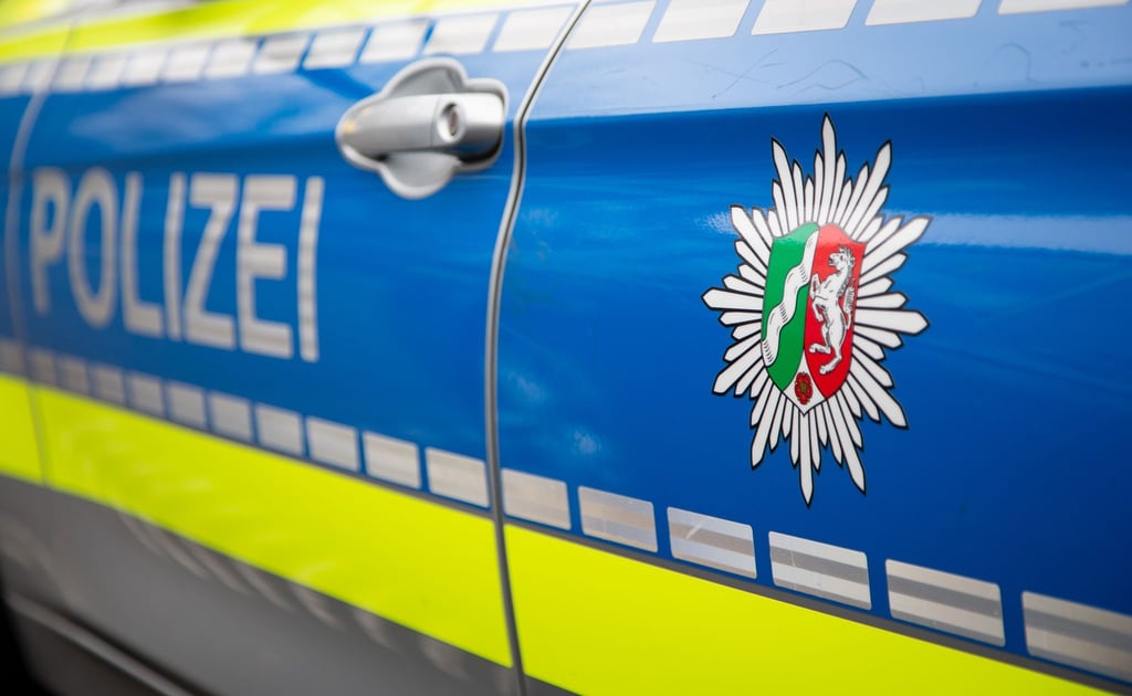 Die Polizei sucht nach zwei Straftätern. (Symbolbild)
