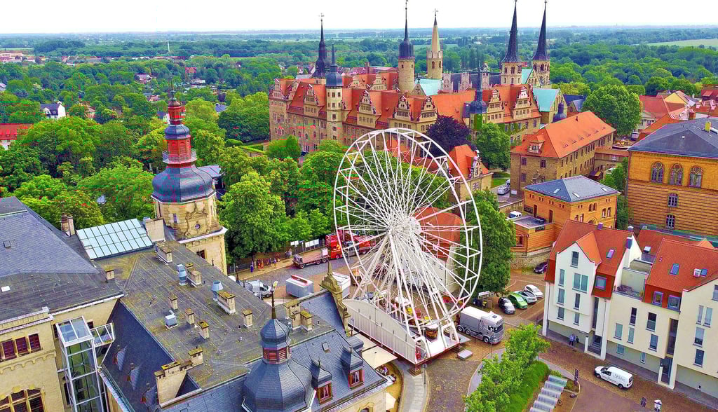 Beim Schlossfest soll ausgelassen gefeiert werden. Auch ein Riesenrad wird es wieder geben.