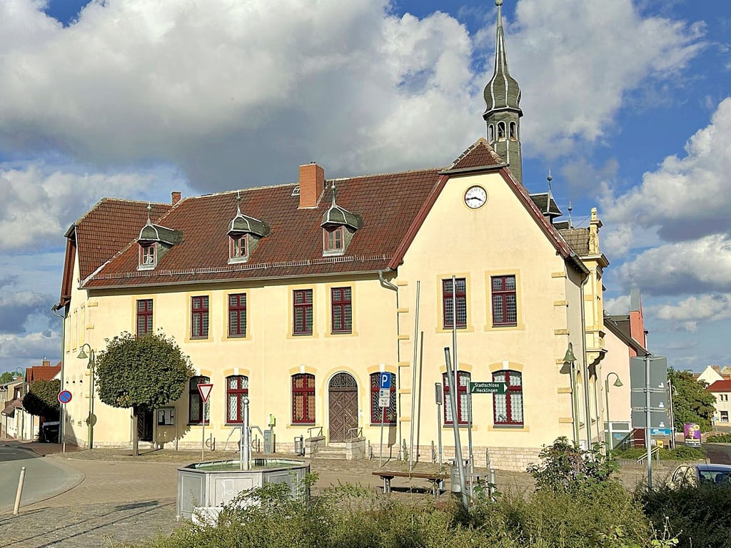 Die Stadt Hecklingen bekommt bald einen Millionen-Beitrag vom Salzlandkreis überwiesen.