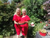 Gartenplauderei bei den Schwestern Kathrin Spiegler (r.) und Jana Rost in Spielberg. Foto: Andreas Löffler