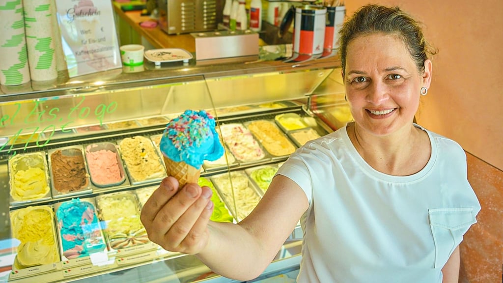 Doreen Todzi verkauft seit 16 Jahren ihr original italienisches Eis in Barleben. Das Urgestein-Eislokal lockt mit seinen besonderen Angeboten sogar Kunden aus Magdeburg an. Vor allem die Kinderfreundlichkeit wird im Eiscafé groß geschrieben.