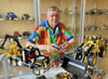 Die Sonderausstellung „Lego – Technik Faszination für jung und alt“ gastiert seit Mitte Mai und noch bis Donnerstag, 4. September, im Stadt- und Bergbaumuseum Staßfurt. Von Freitag, 27. Juni, bis Samstag, 18. Oktober, lädt Sammler und Aussteller Axel Duschek (67, Jahrgang 1958) zu Bastelaktionen ein. 