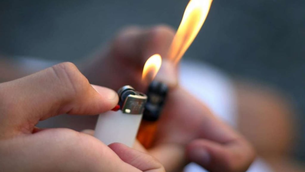 Ein Mann hat in einer Bank in der Kröllwitzer Straße in Halle ein Feuer gelegt.