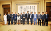 Die Naumburg-Delegation mit den chinesischen Gastgebern in  Qinhuangdao.