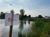 Am Kulk in Gommern warnt ein Schild vorm Baden. 