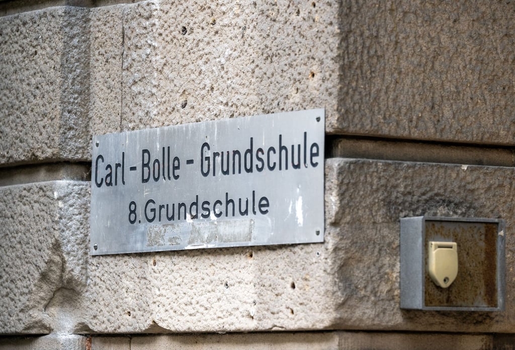 Zahlreiche Abgeordnete wollen wissen, was an der Carl-Bolle-Grundschule tatsächlich los war. (Archivbild)