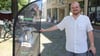 Thermomix-Vertreter Noah Ballke sucht ein Geschäft in der Stendaler Innenstadt.