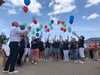 Mit den Ballons werden die Wünsche der Mitarbeiter und Bewohner des neuen Humanas-Wohnparks in Bad Suderode auf die Reise geschickt.
